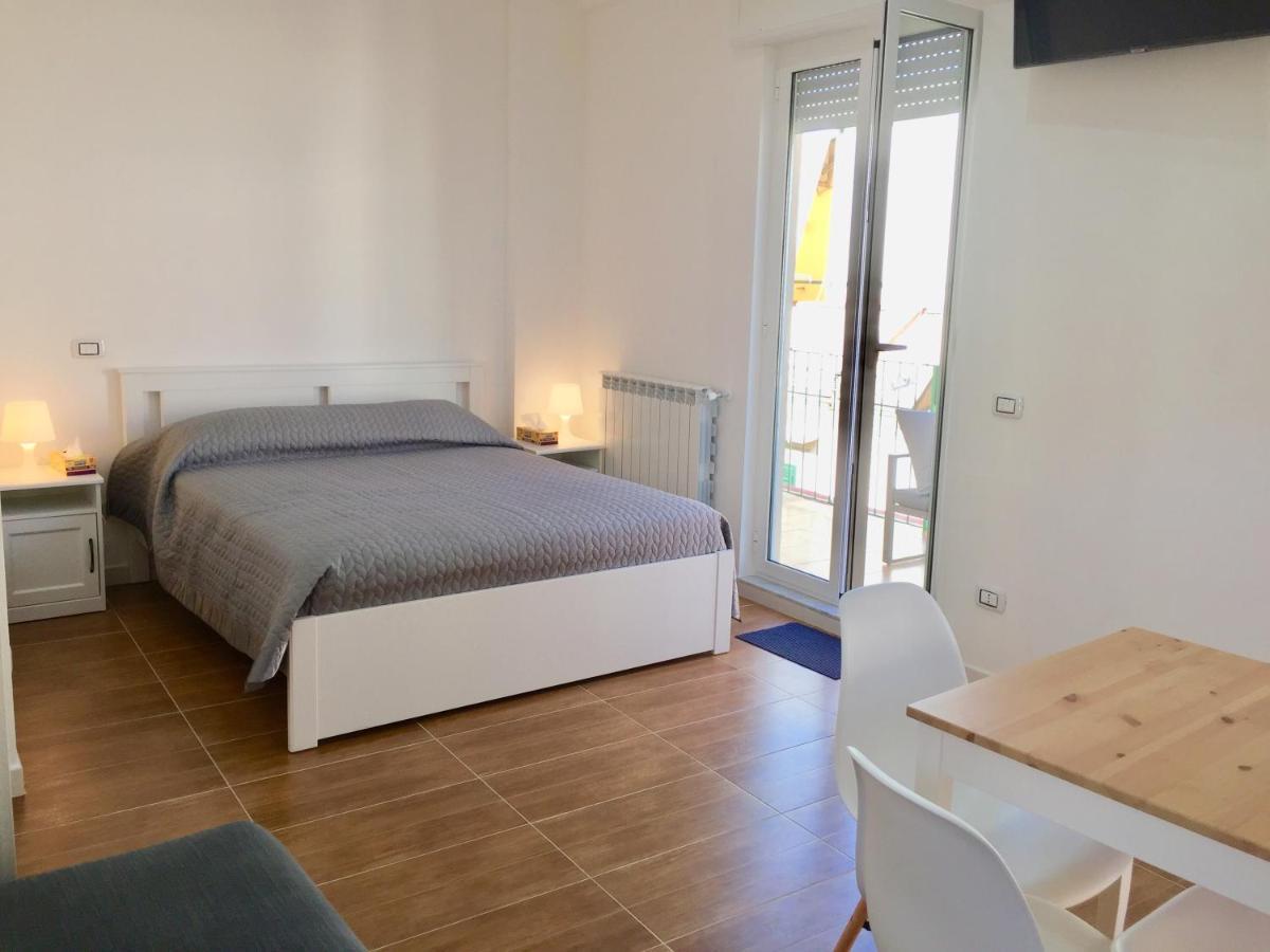 Toledo Penthouse Apartment Наполи Екстериор снимка