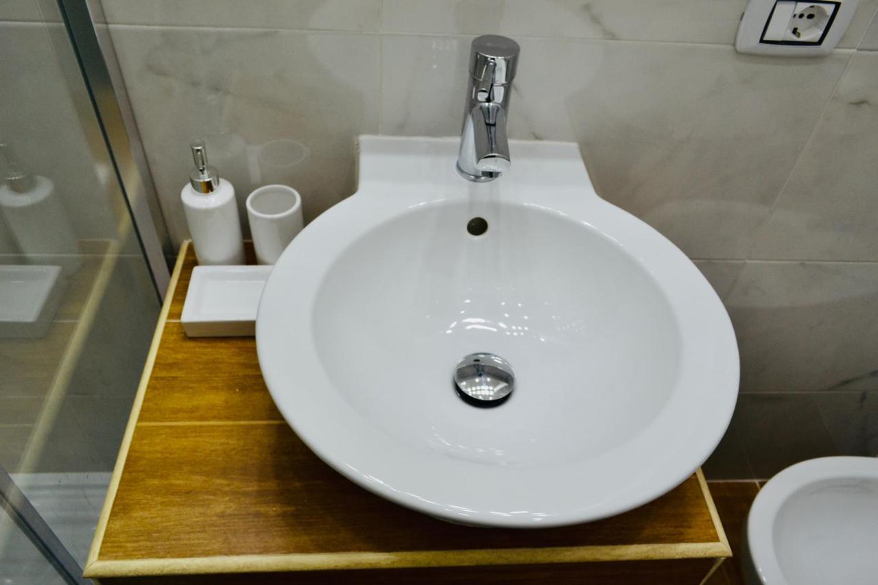 Toledo Penthouse Apartment Наполи Екстериор снимка